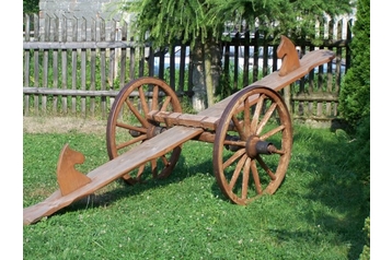 Polonia Privát Sromowce Wyżne, Esterno